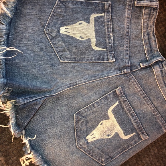 High waist midi shorts. - Picture 2 of 2